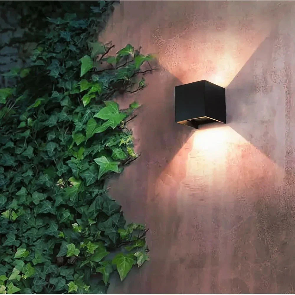 Lagoz Ease | Adjustable Wall Light