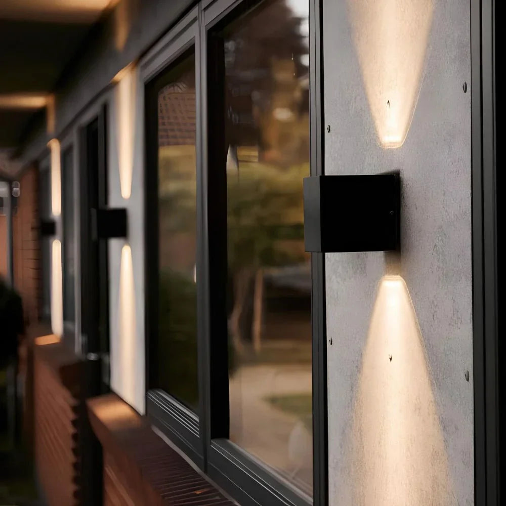 Lagoz Ease | Adjustable Wall Light