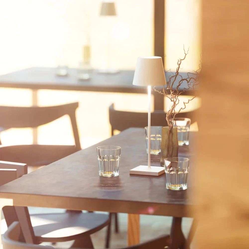 Lagoz | Dimmable Tall Table Lamp