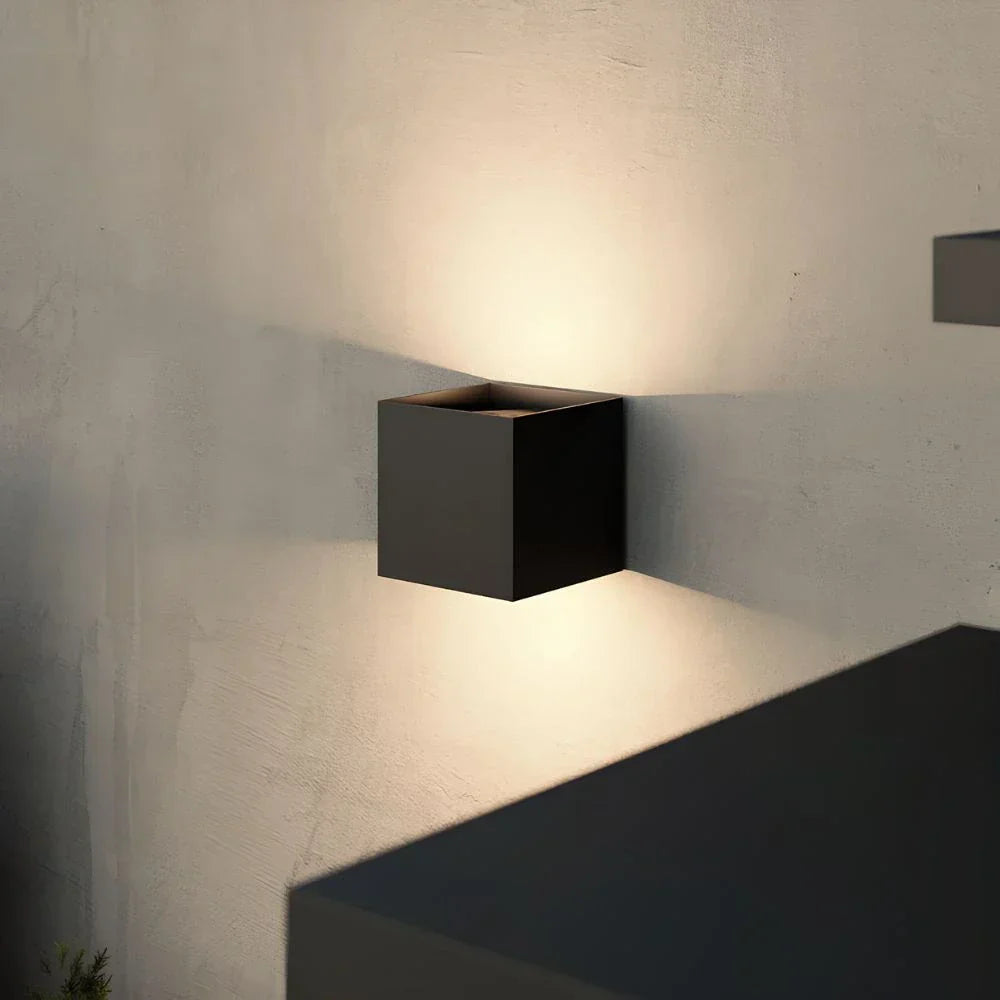 Lagoz Ease | Adjustable Wall Light