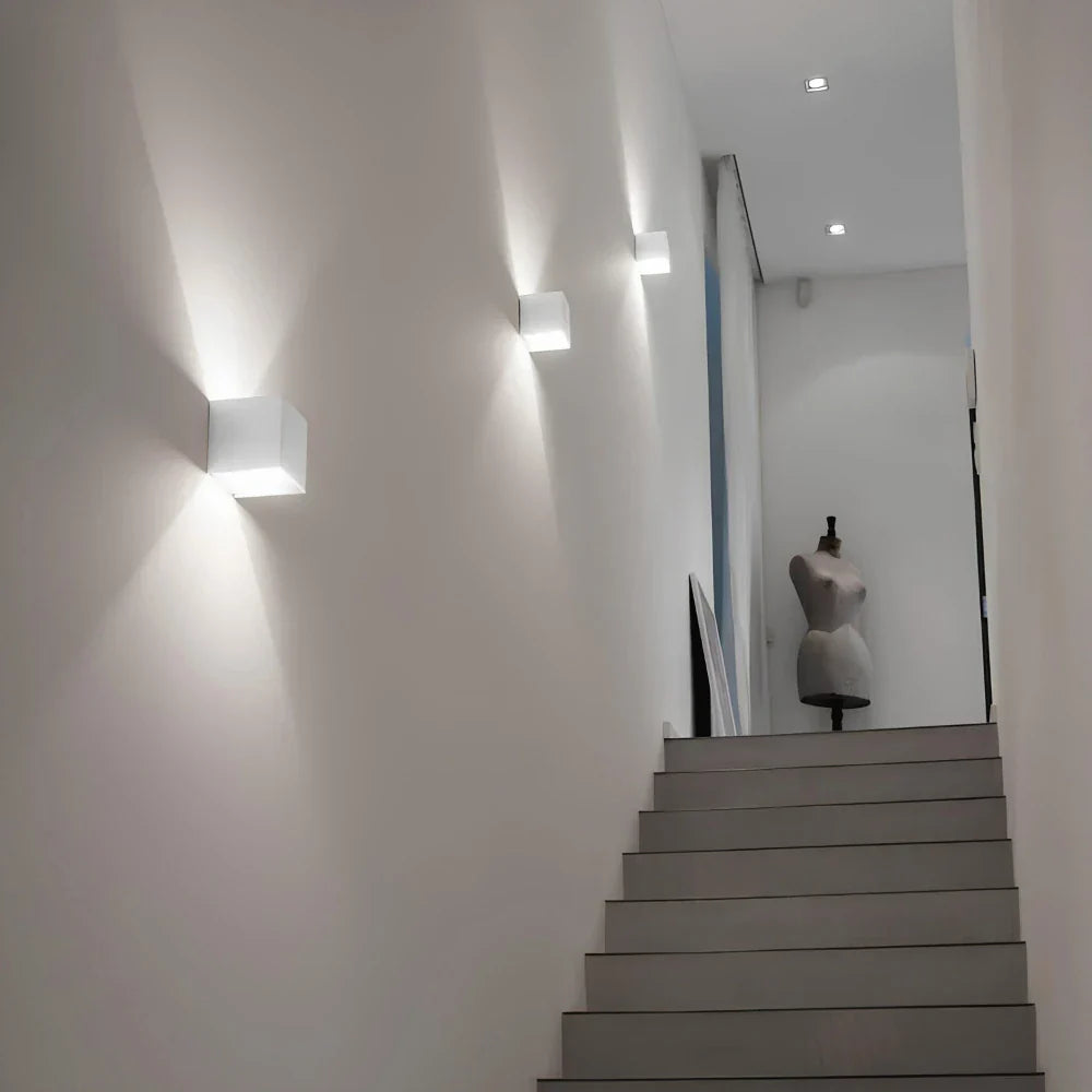 Lagoz Ease | Adjustable Wall Light