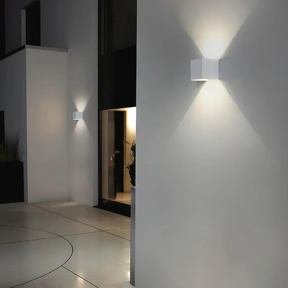 Lagoz Ease | Adjustable Wall Light