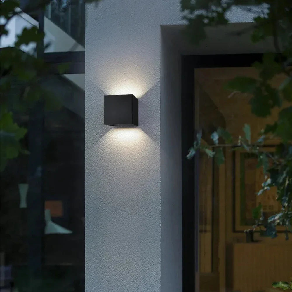 Lagoz Ease | Adjustable Wall Light