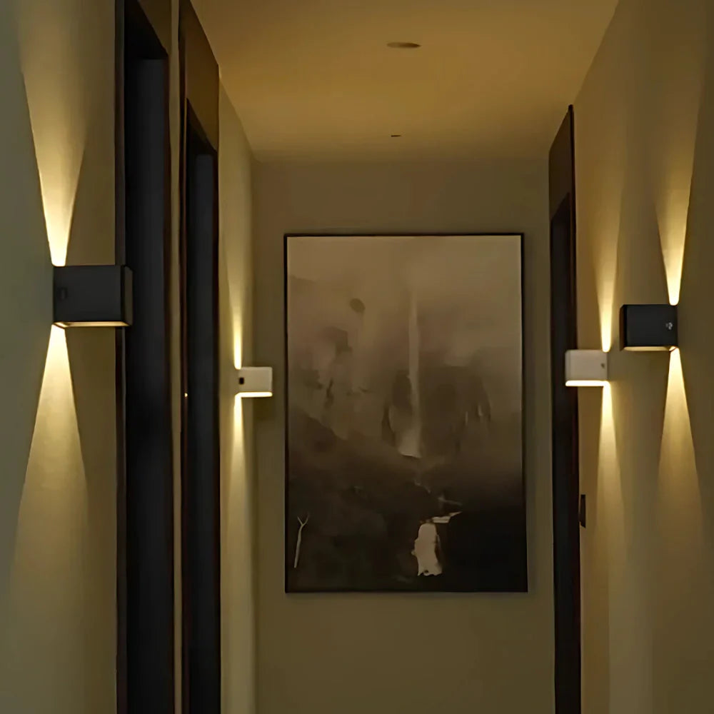 Lagoz Ease | Adjustable Wall Light