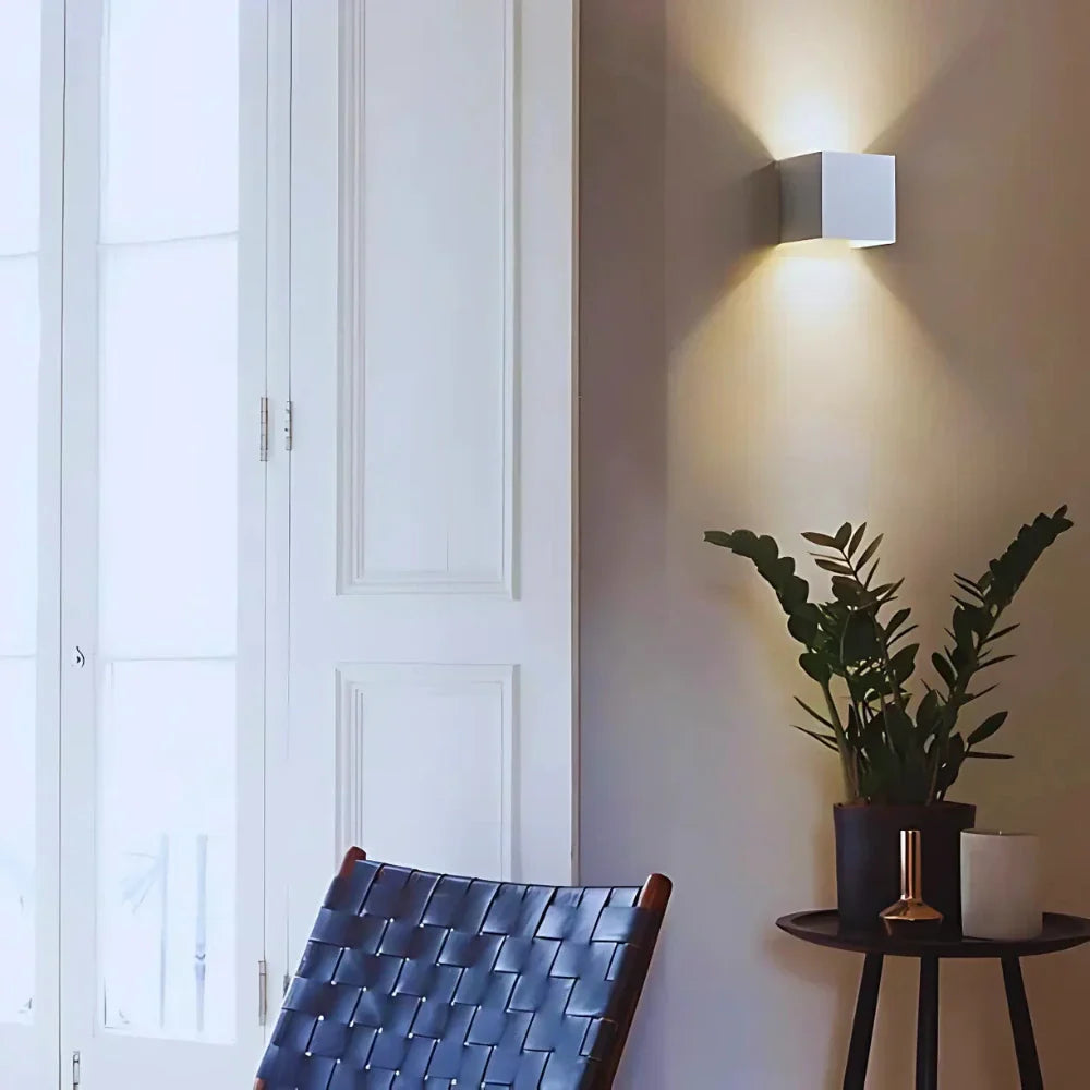 Lagoz Ease | Adjustable Wall Light